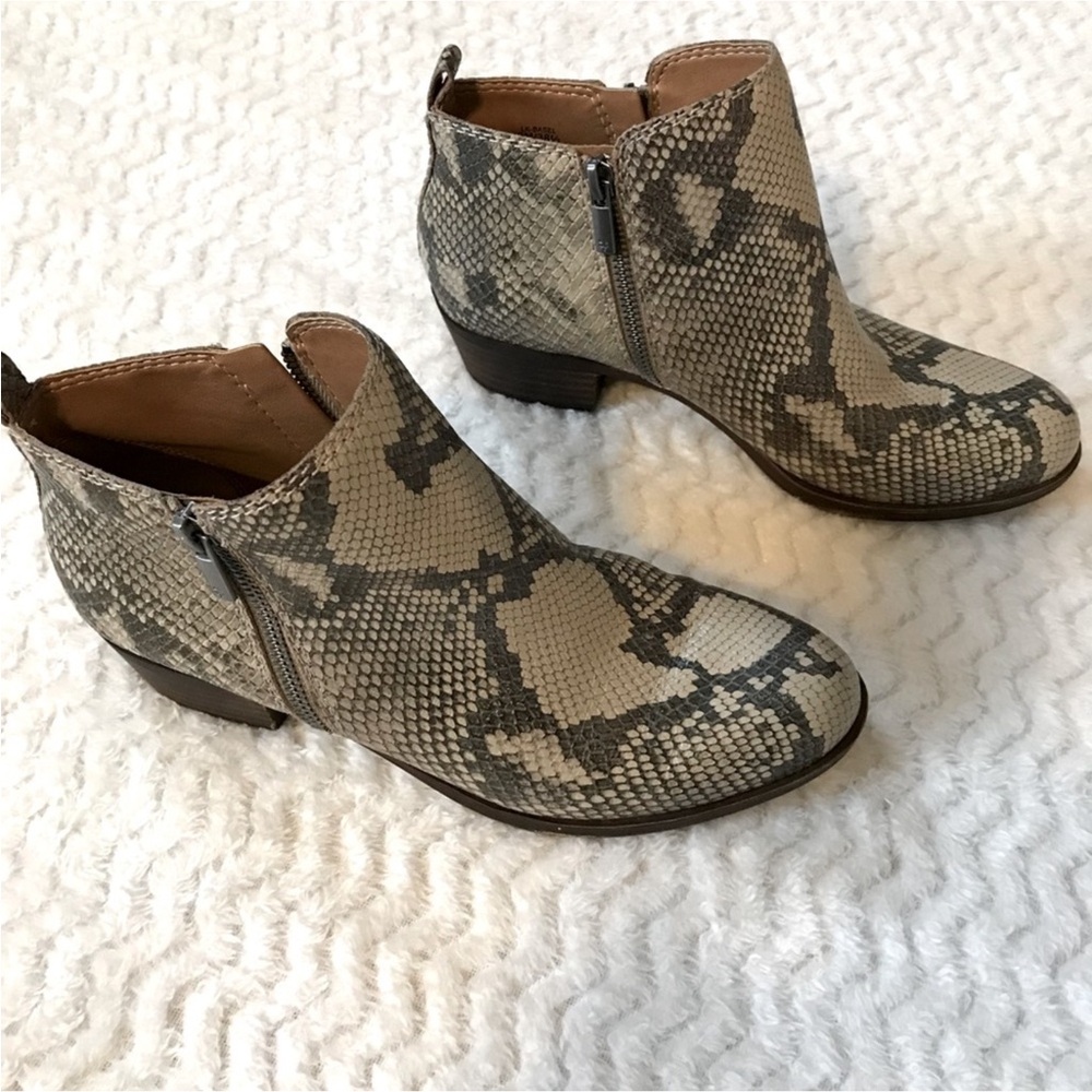 Lucky Brand Basel Block Low Heel Fashion Zipper Ankle Booties